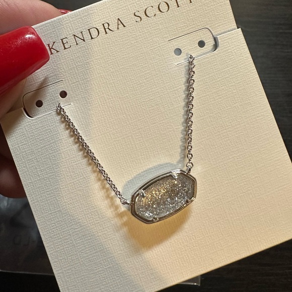 NWT KENDRA SCOTT Elisa 2025 Silver Collector’s Edition Short Pendant Necklace - Picture 3 of 9